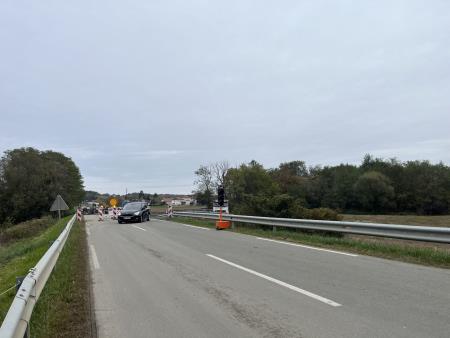 Začela se je gradnja novega mostu v Šalovcih, promet je stekel po obvozni poti 3